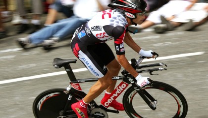 开云官网在线-巴西马术协会引入智能马鞍系统，实现实时数据监测与分析，提升骑乘体验。