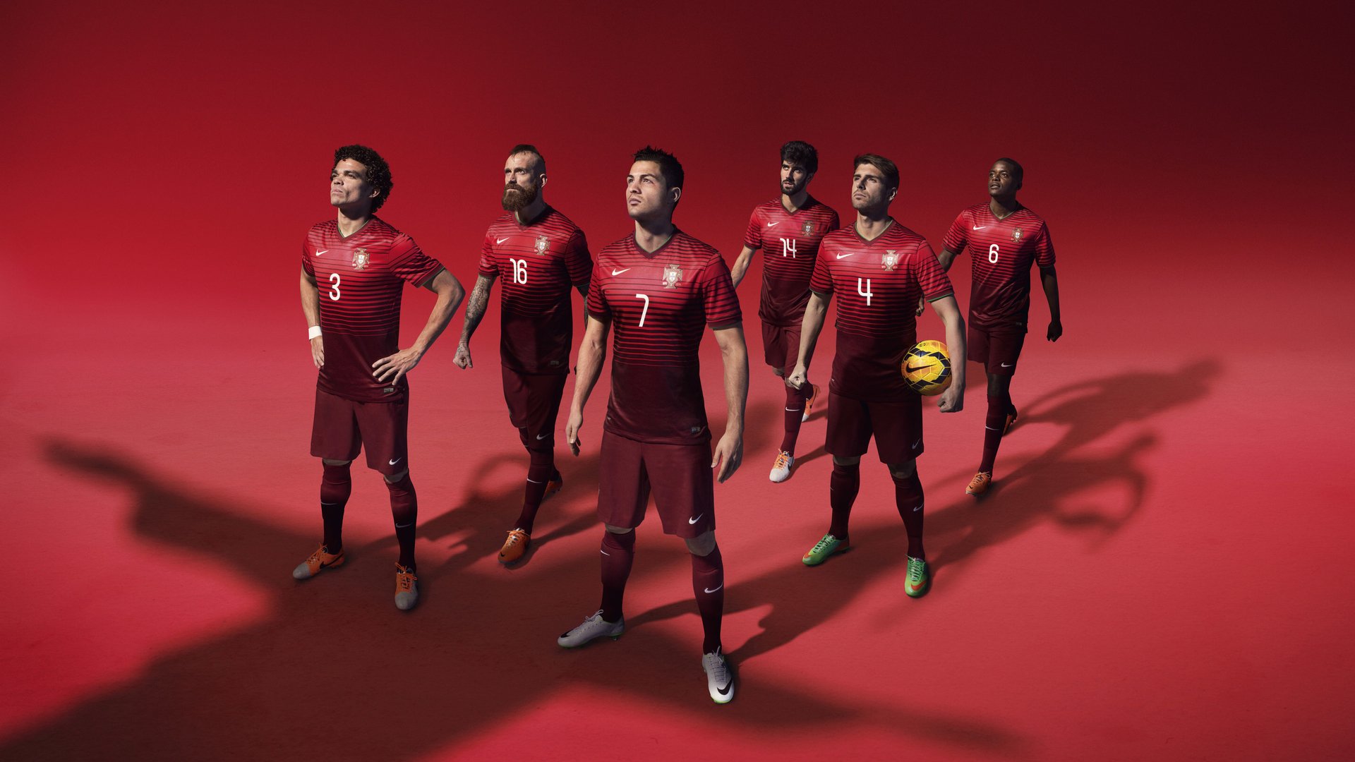 克罗地亚队在巴黎奥运会手球比赛中展现出高效的快攻配合，克罗地亚国家队首发